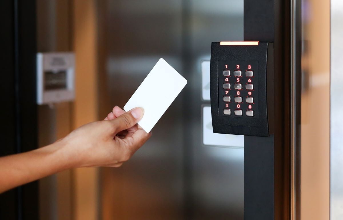 How to Choose the Best Door Access Control System for Your Business